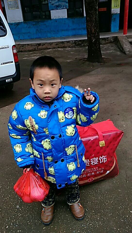 爱游戏中国-独行侠队员积极参加公益活动，传递正能量